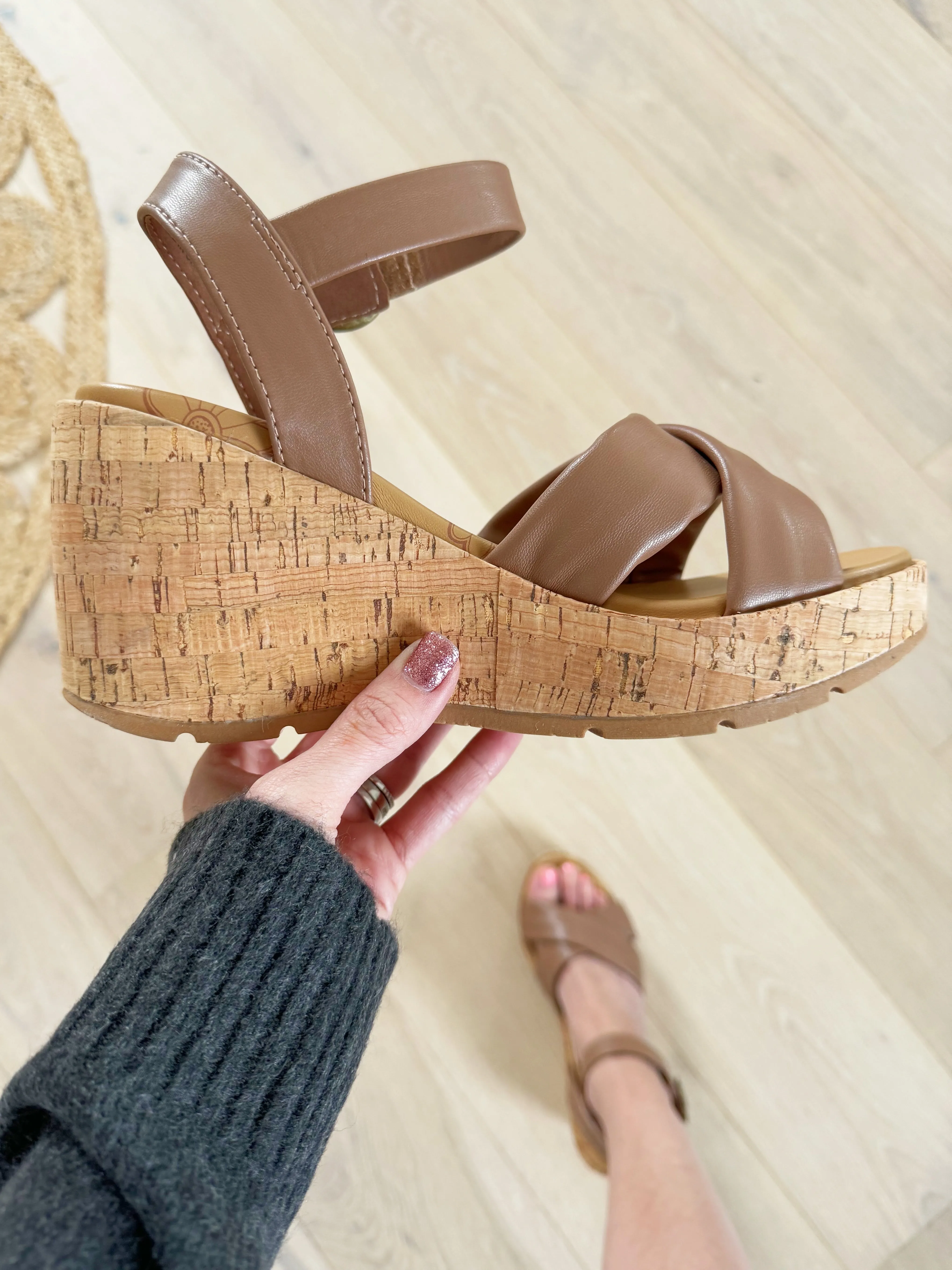 Blowfish Invitations Sandals in Tan
