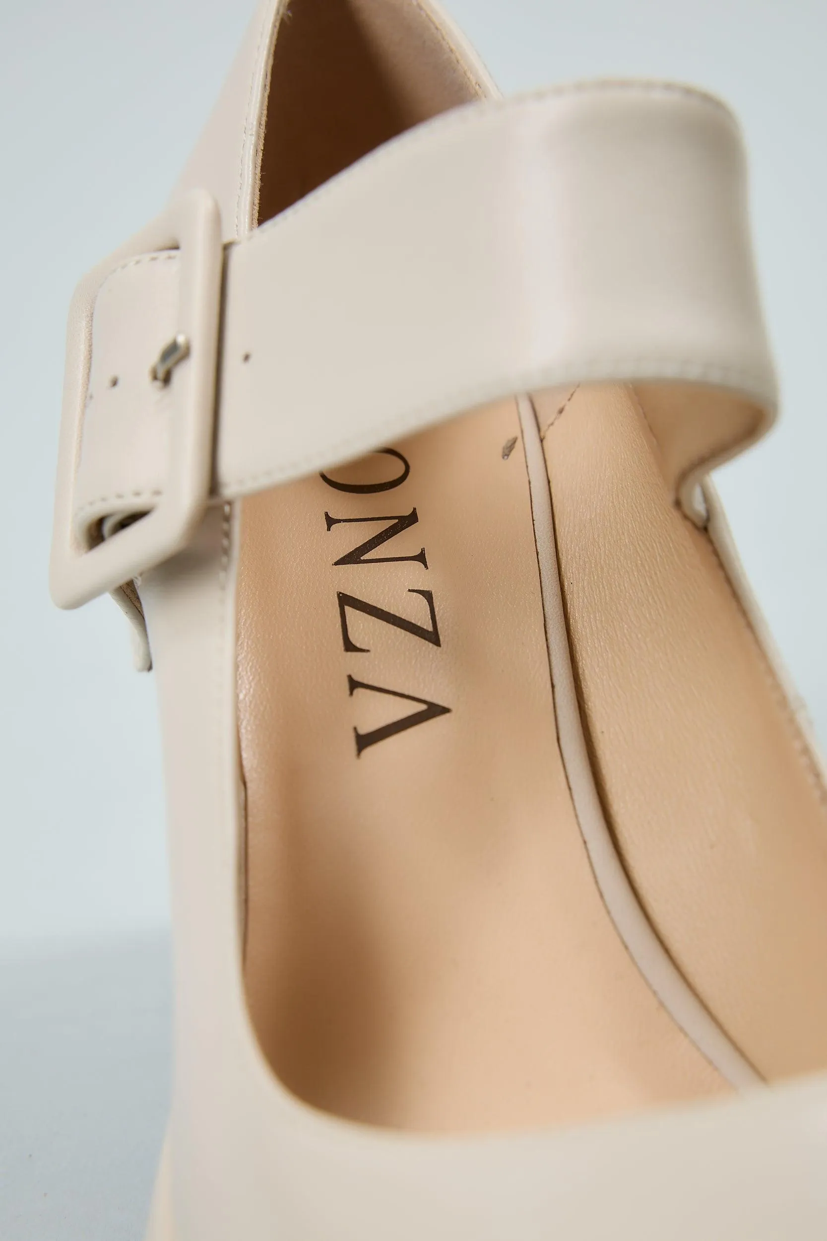 Claudia Beige