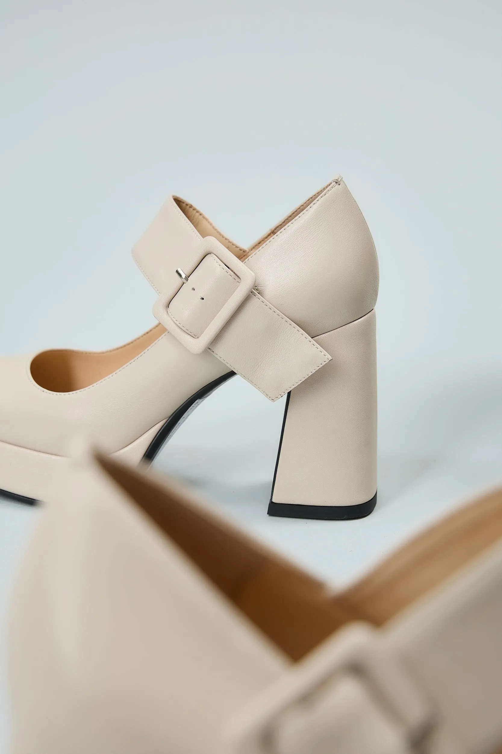 Claudia Beige