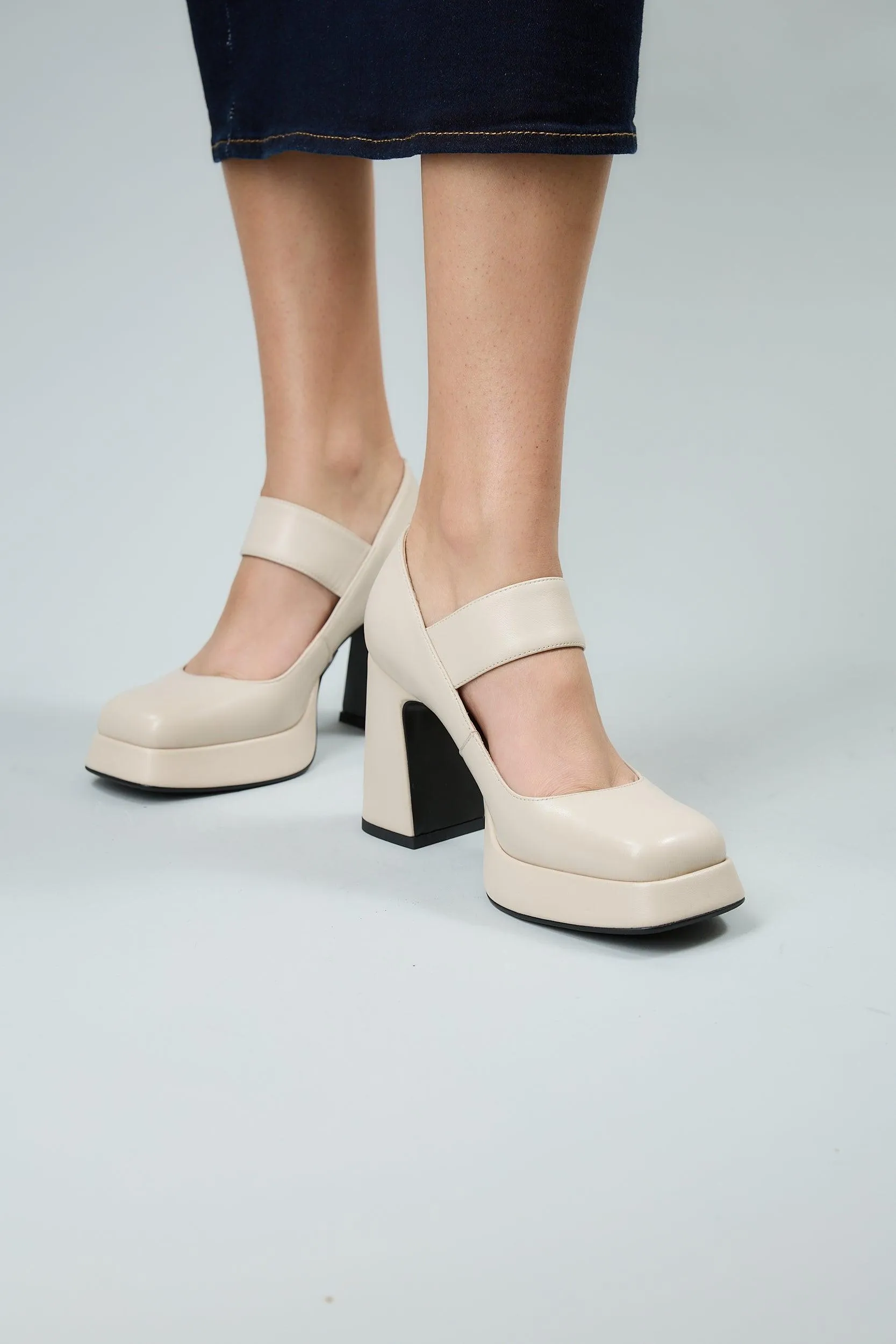 Claudia Beige