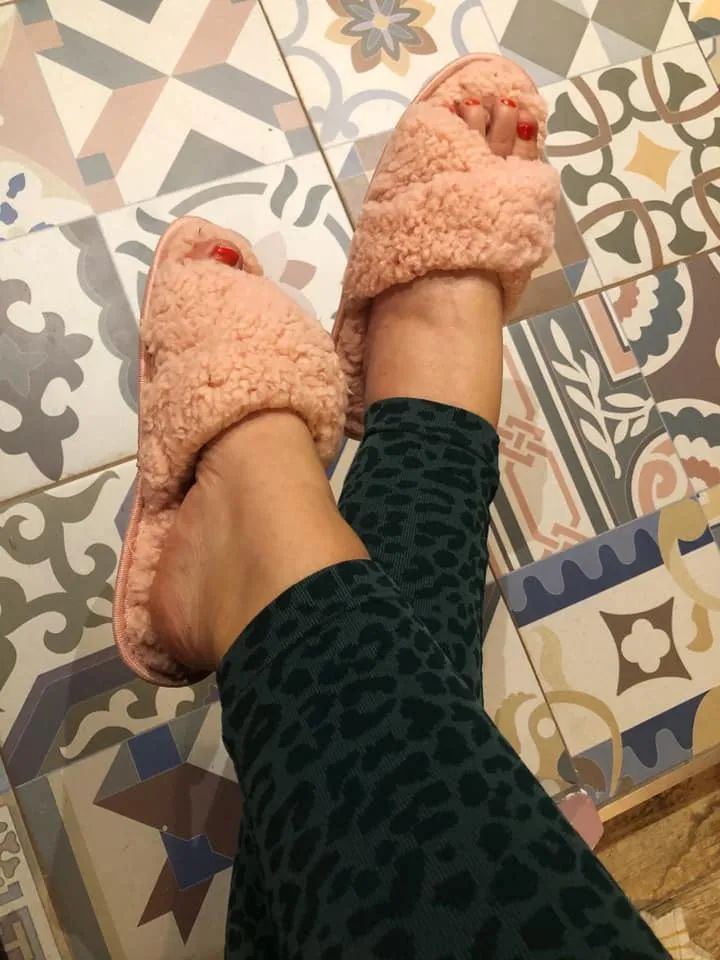Loungeable Glamorous Soft Faux Fleece Fur Peeptoe Mule Slippers with Non-Slip Hard Sole Grey / Pink