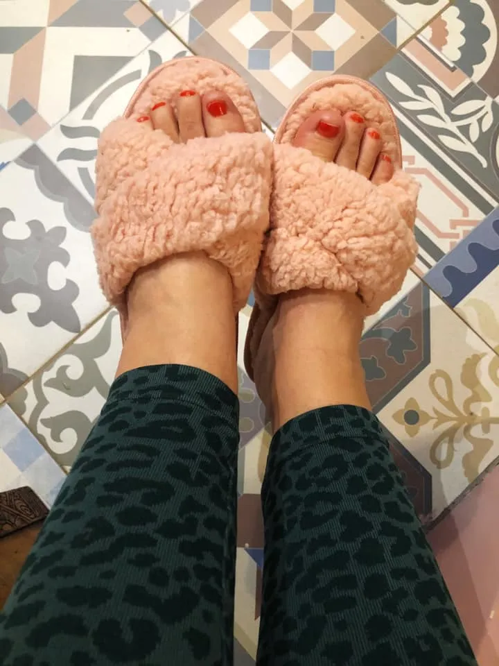 Loungeable Glamorous Soft Faux Fleece Fur Peeptoe Mule Slippers with Non-Slip Hard Sole Grey / Pink