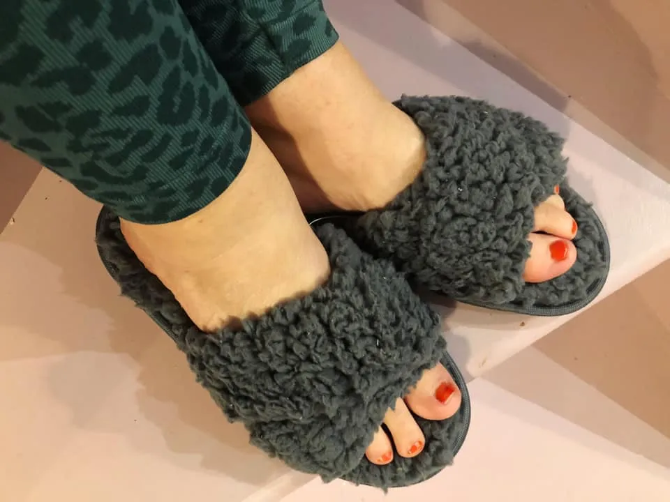 Loungeable Glamorous Soft Faux Fleece Fur Peeptoe Mule Slippers with Non-Slip Hard Sole Grey / Pink