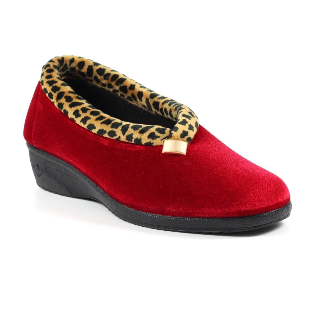 Lunar Women's KLA005 Paloma Leopard Trim Slippers Red
