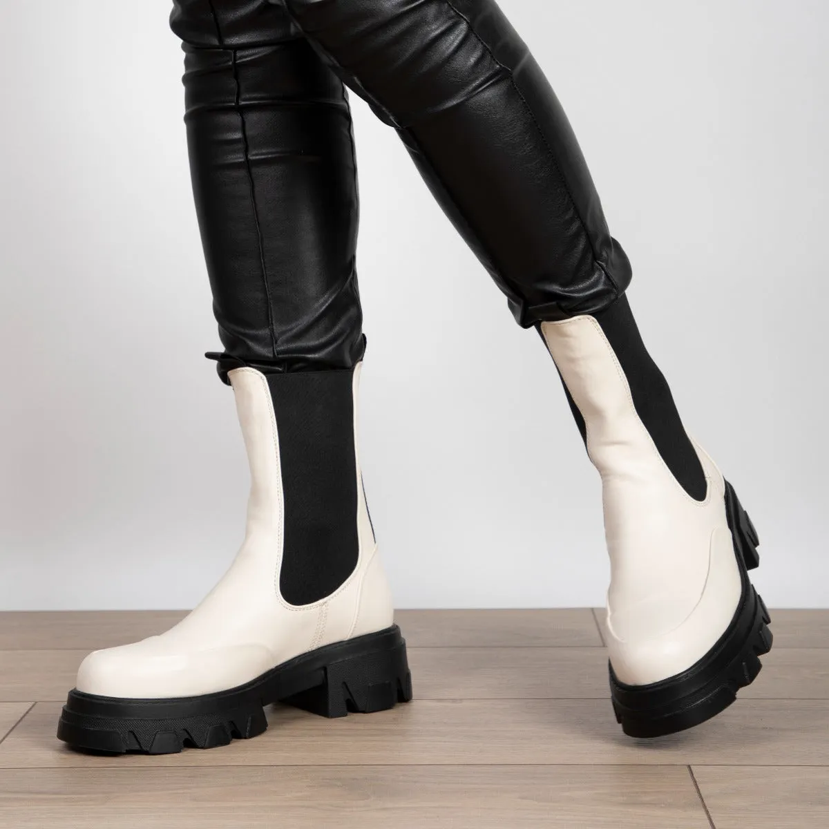 RAID Arivah Chunky Ankle Boot in Off White